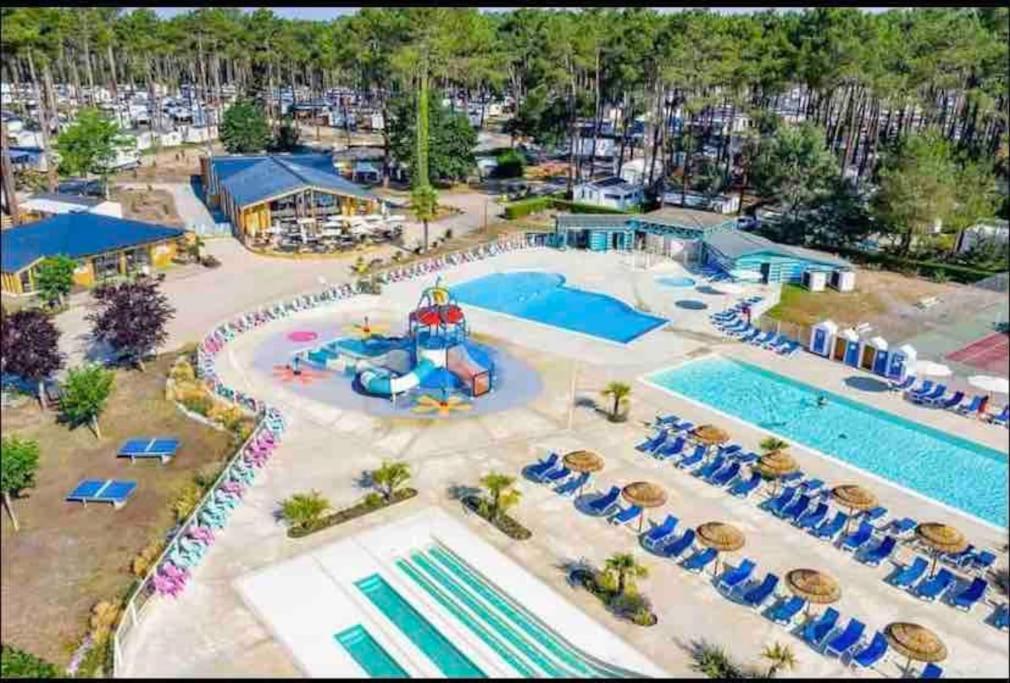 Vacances Sous Les Pins, Pres De La Mer, 6-8 Pers,Bien Equipe, Piscine Сен-Жулиен-ан-Борн Екстериор снимка